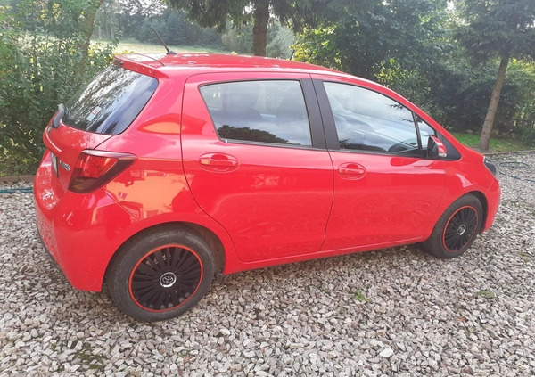 Toyota Yaris cena 34000 przebieg: 215000, rok produkcji 2015 z Byczyna małe 79